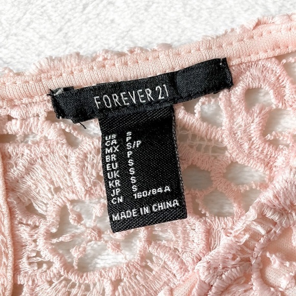 CROCHET Cropped Top - Picture 4 of 8